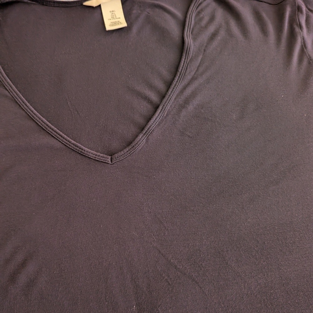 Navy Blue V-Neck T-Shirt - Picture 3 of 4